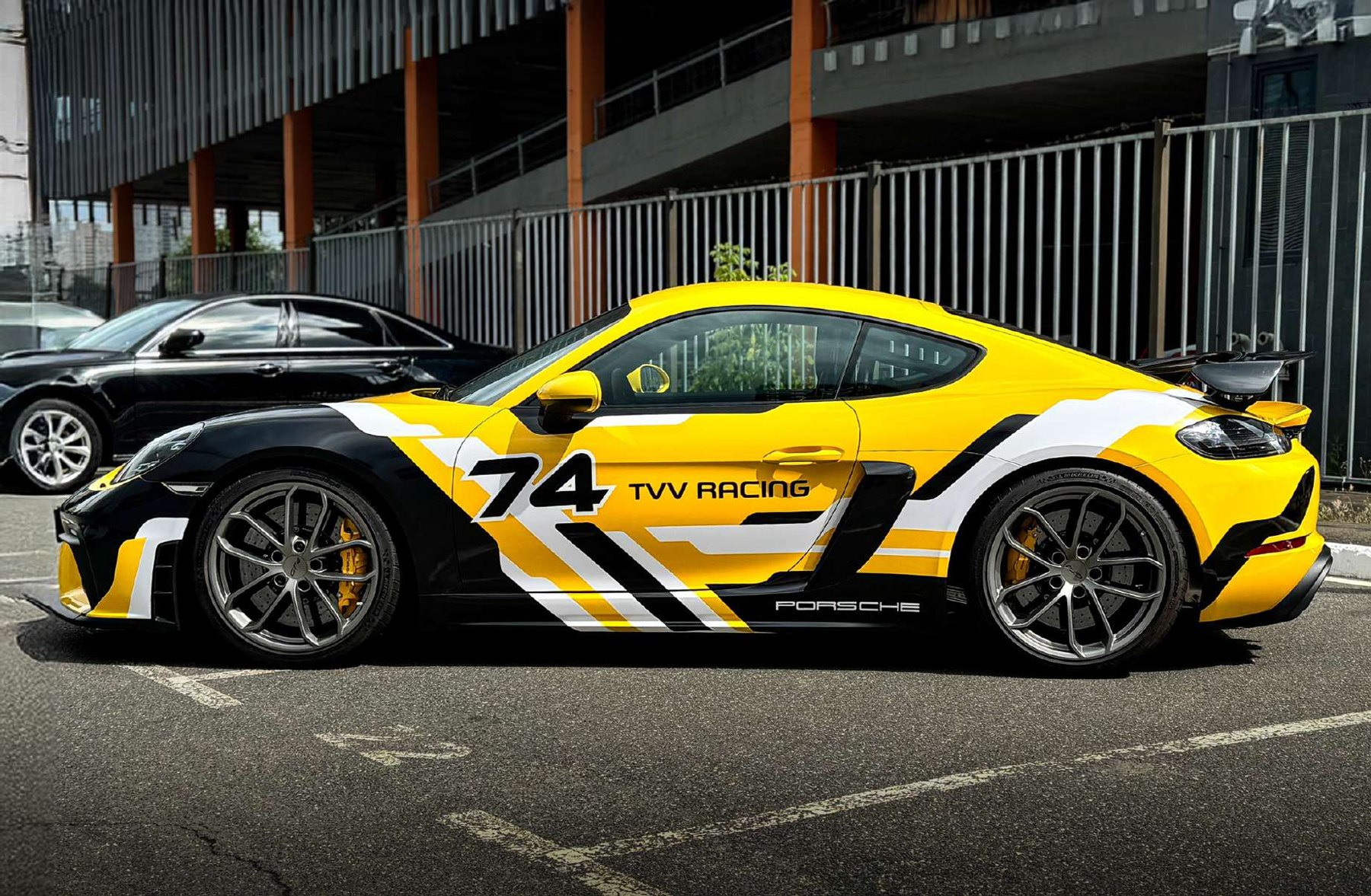 Porsche Cayman GT4 livery